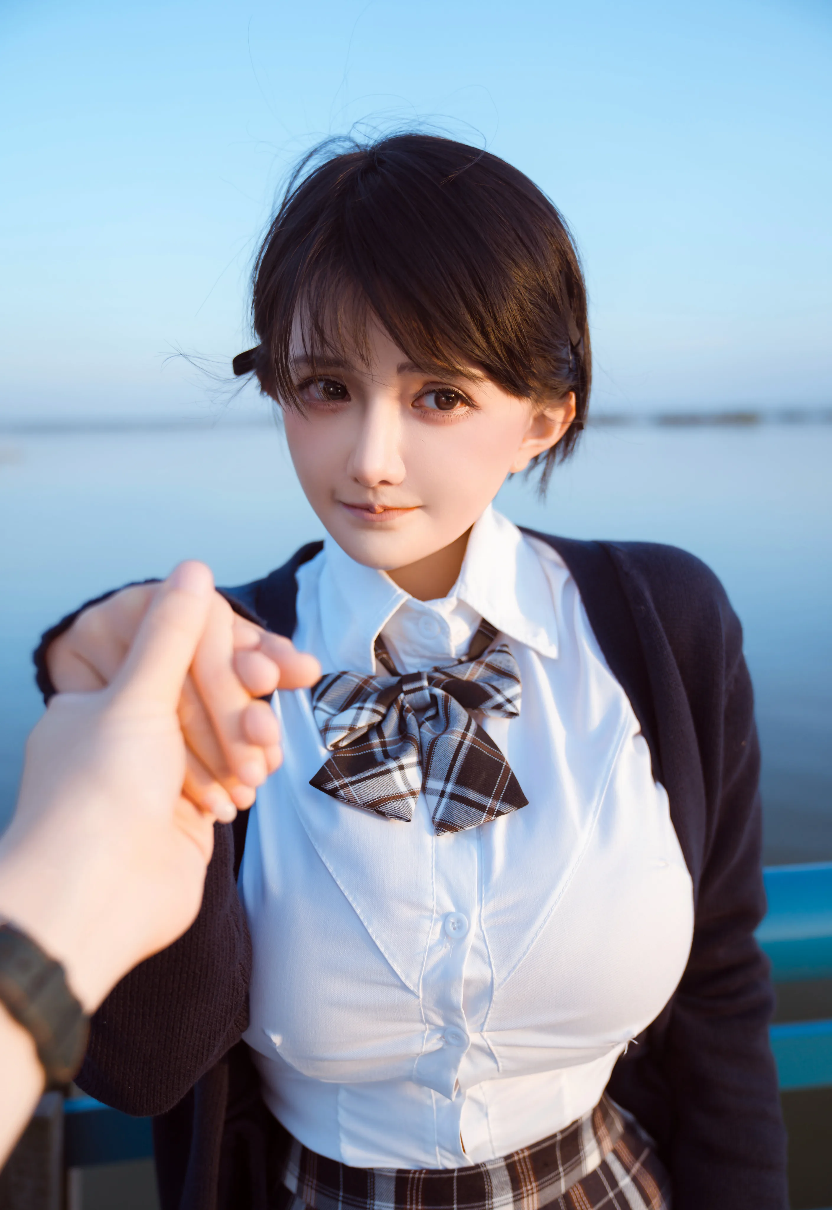 古阿扎 – 春日短发 17P